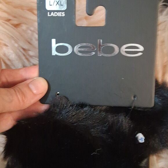 Bebe Black Quilted Fake Fur-Trim Gloves - Picture 4 of 6